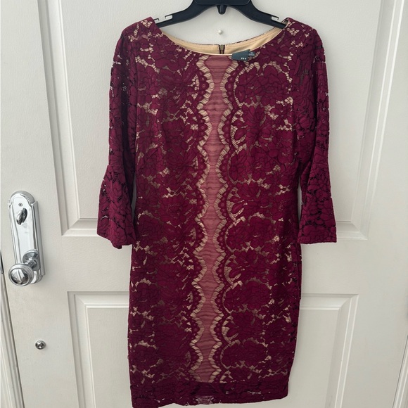 Gabby Skye size 10 Maroon Lace overlay dress - Picture 1 of 3